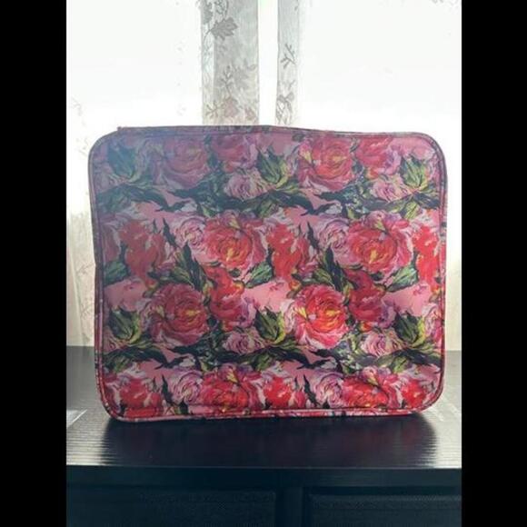 Large Floral Makeup Organizer Case with Adjustable Dividers - Picture 2 of 5